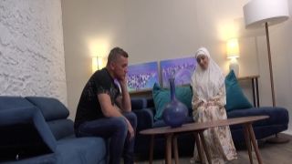 Safira Yakkuza Hot Wife In Hijab Has A Sexy Surprise For Her Husband bangbros mia khalifa