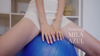 Mila Azul Work Out in 4K grand mere avale